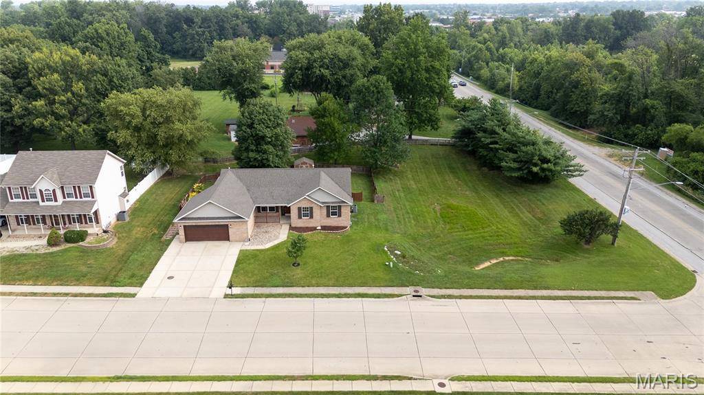 2763 Cascade Lake DR, Shiloh, IL 62221
