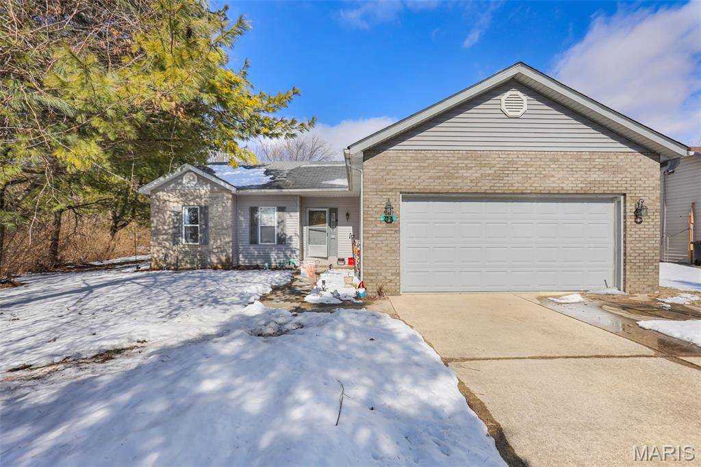 753 Forest Green DR, O'fallon, IL 62269