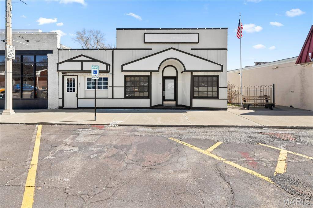 441 & 443 S Main ST, Hillsboro, IL 62049