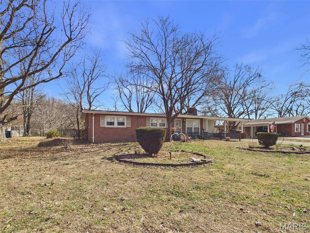 58 Harmon DR, Lebanon, IL 62254