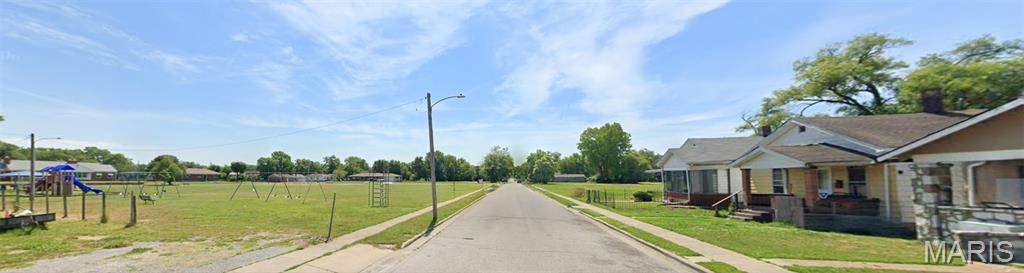 2230 Gaty AVE, East St Louis, IL 62205