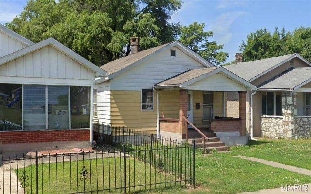 2230 Gaty AVE, East St Louis, IL 62205