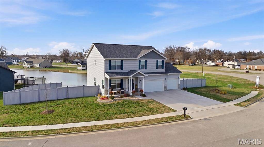 1232 Winding Oaks LN, Mascoutah, IL 62258