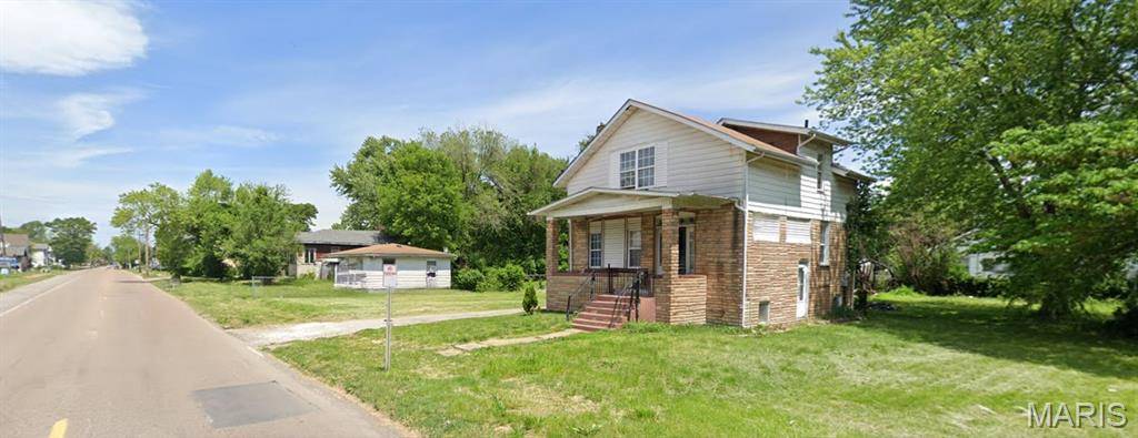 3325 Bond Ave, East St Louis, IL 62207
