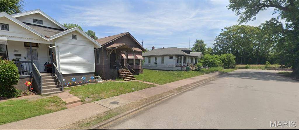 1915 College AVE, East St Louis, IL 62205