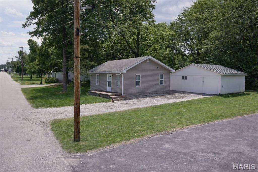 2272 Carol ST, East St Louis, IL 62206