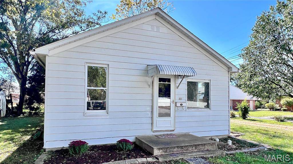 604 Kaskaskia ST, New Athens, IL 62264