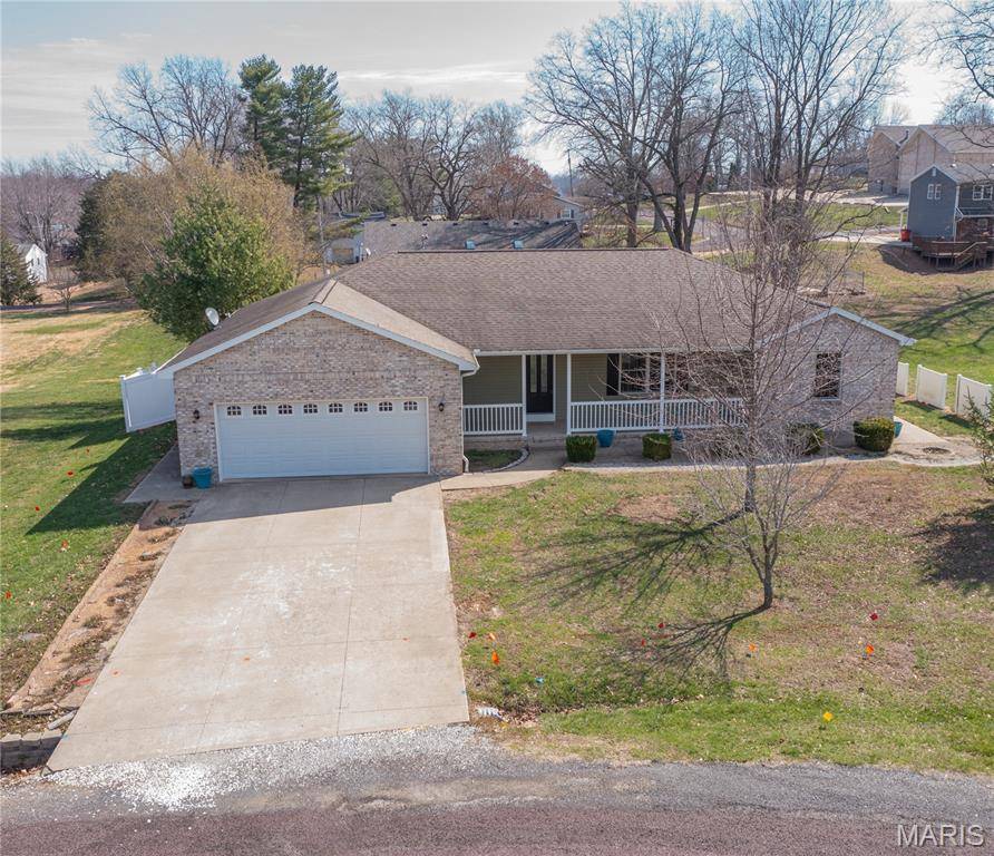 3 Mark DR, Vandalia, IL 62471