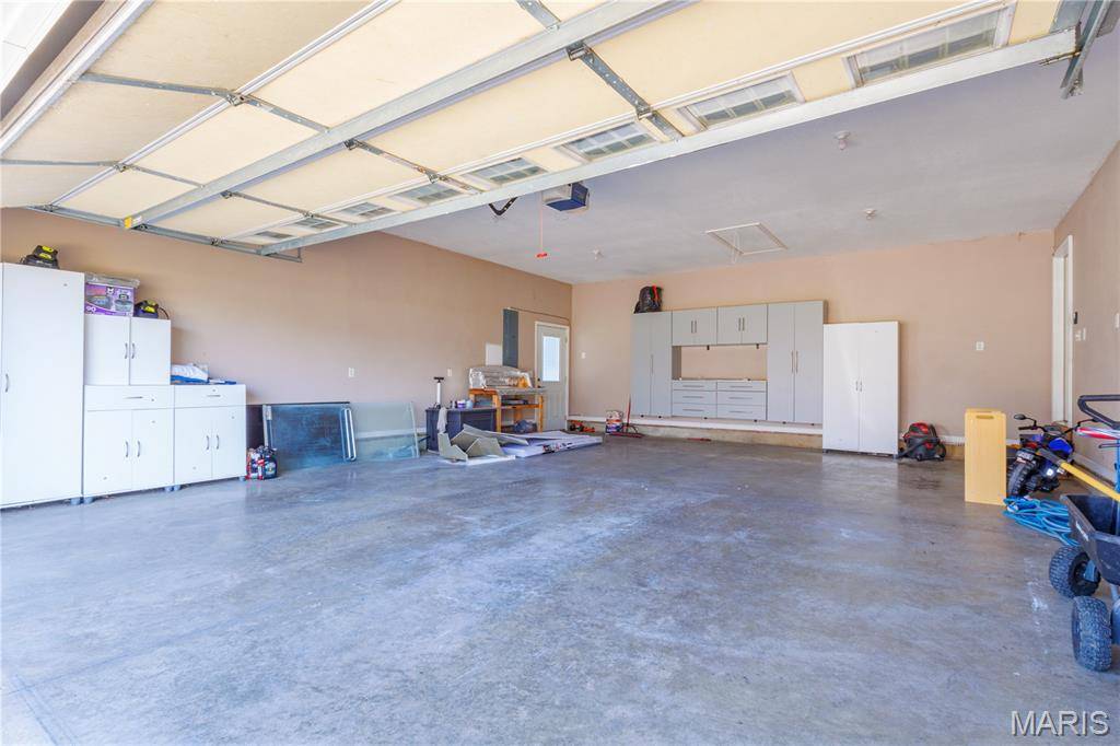 3 Mark DR, Vandalia, IL 62471
