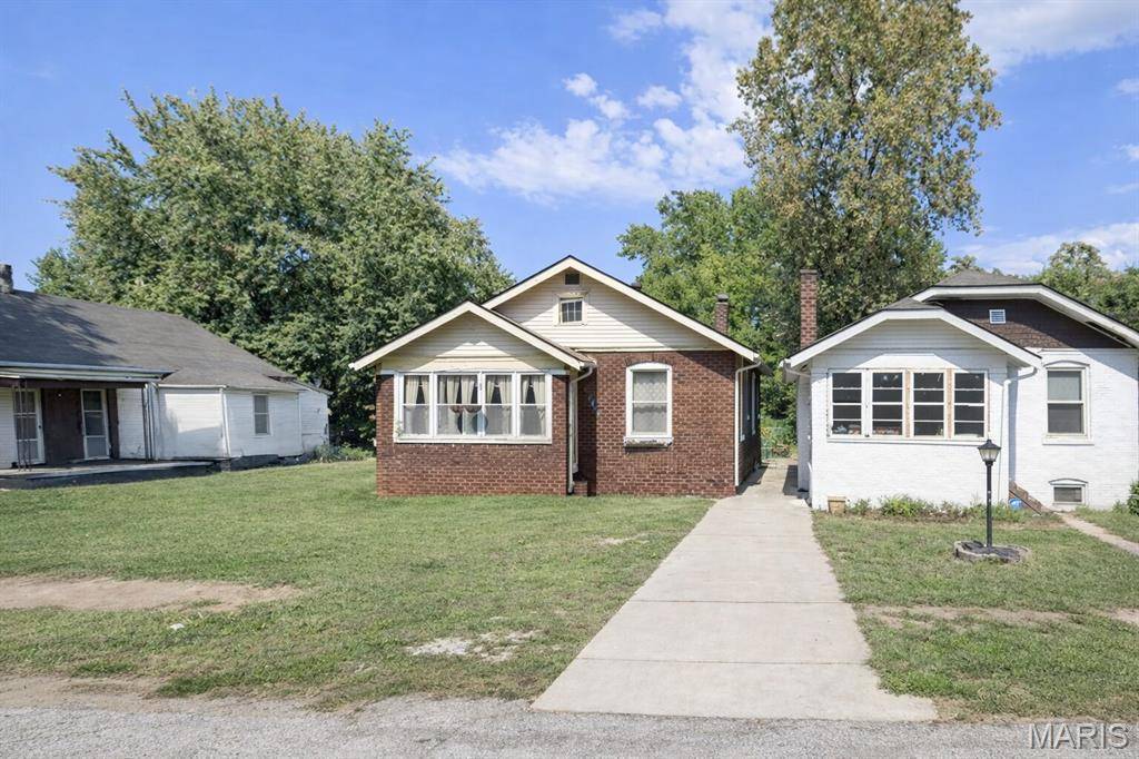 1511 College AVE, East St Louis, IL 62205