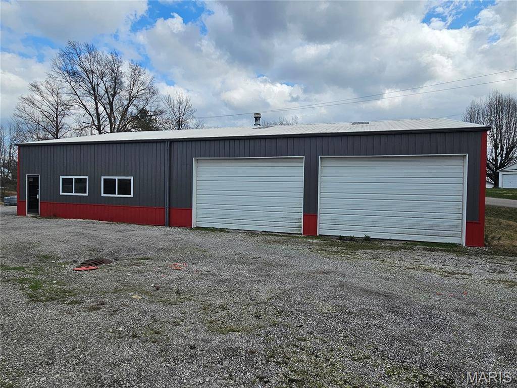 2404 State ST, Chester, IL 62233