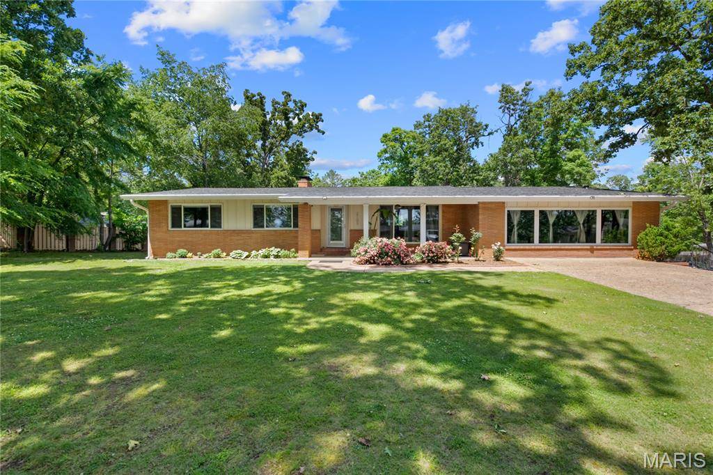 2105 Jackson RD, Poplar Bluff, MO 63901