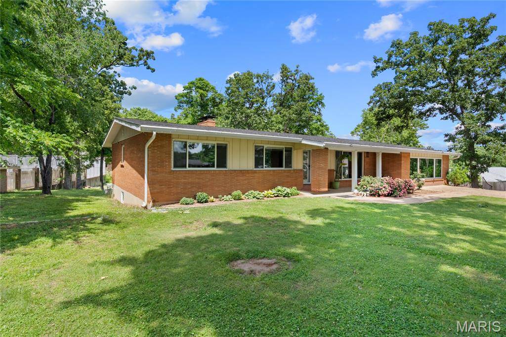 2105 Jackson RD, Poplar Bluff, MO 63901