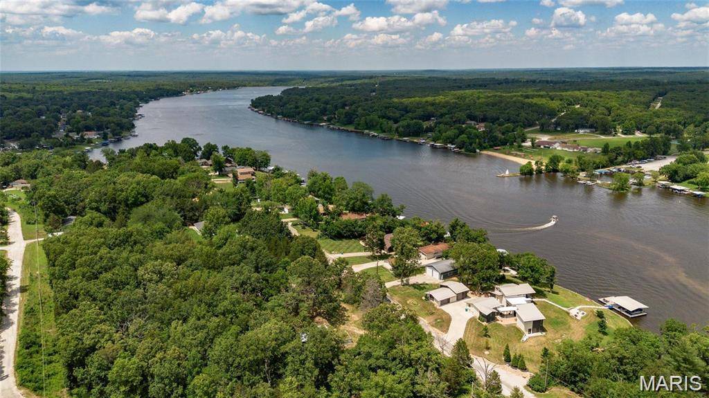 1987 Lakeshore DR, Cuba, MO 65453