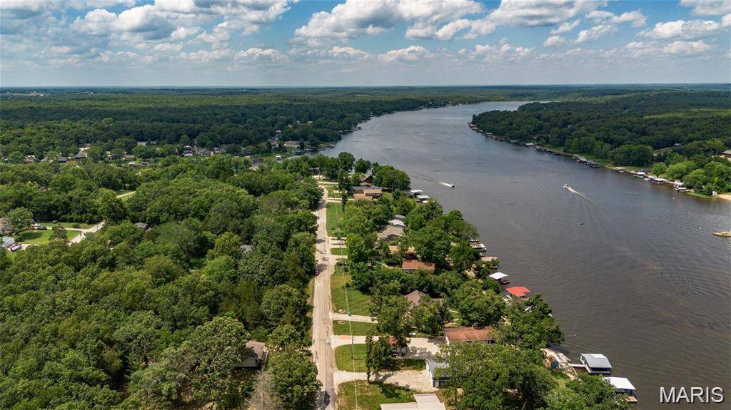 1987 Lakeshore DR, Cuba, MO 65453