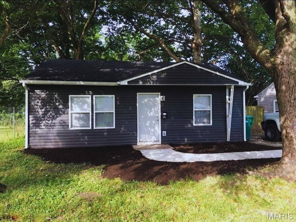 31 Louise LN, Cahokia, IL 62206