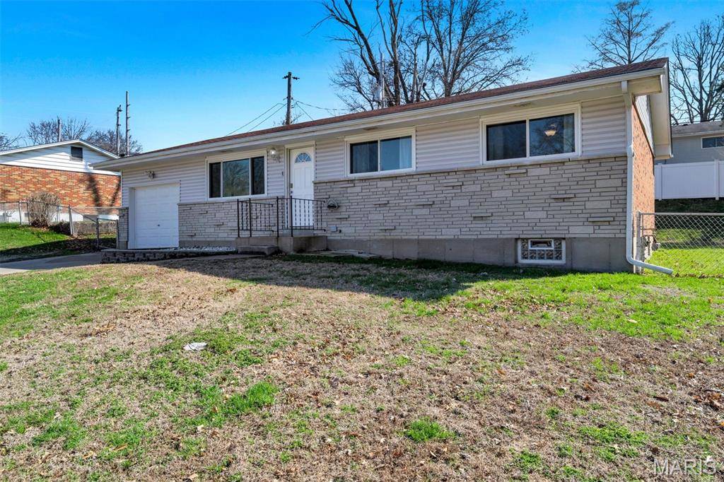 10508 Scotland DR, St Louis, MO 63114