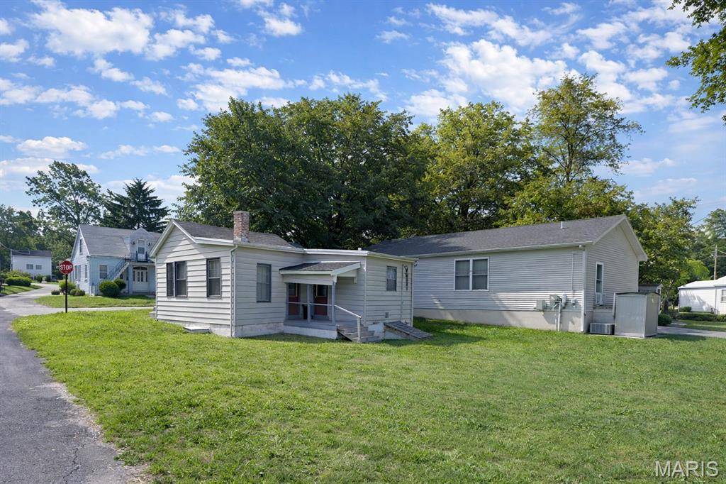 400 N 5th ST, Belleville, IL 62220