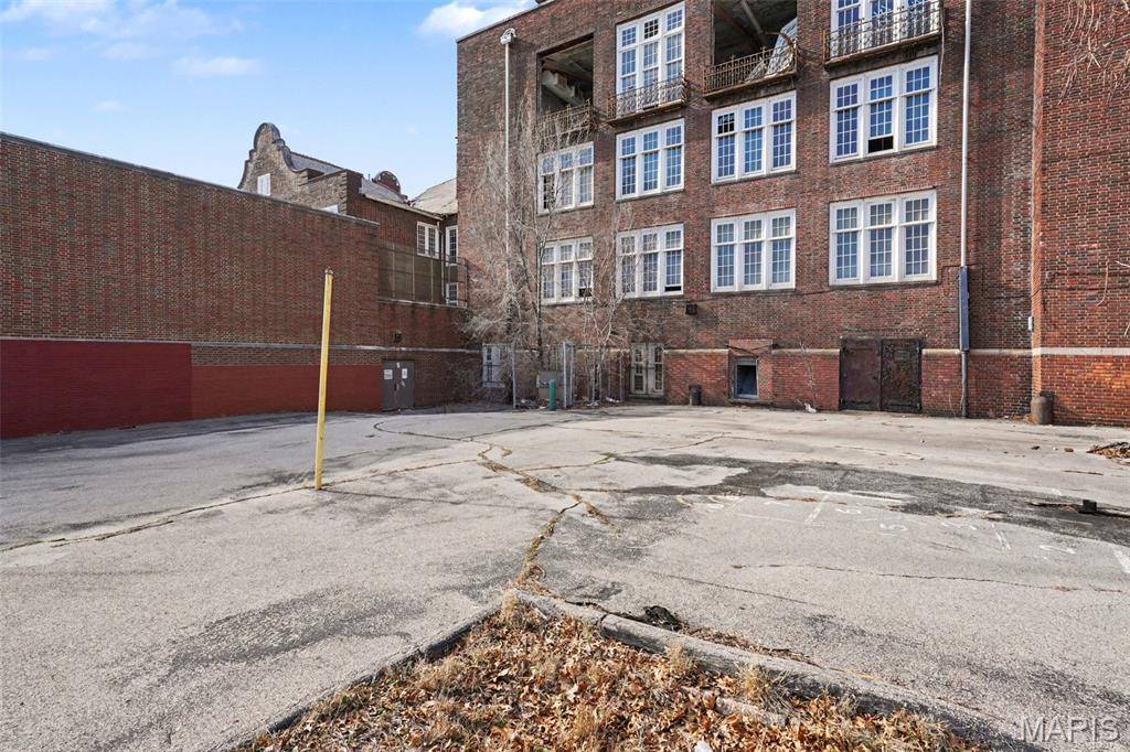 5316 Ruskin AVE, St Louis, MO 63115