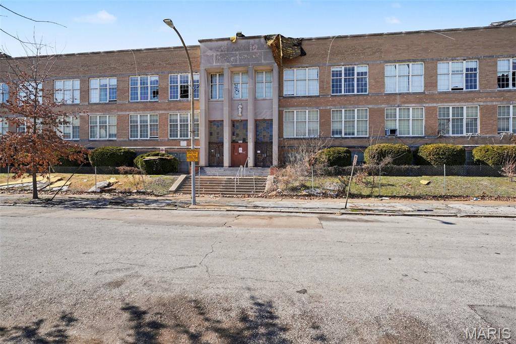 4253 Clarence AVE, St Louis, MO 63115