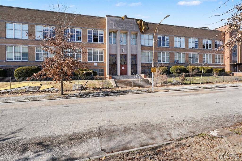 4253 Clarence AVE, St Louis, MO 63115