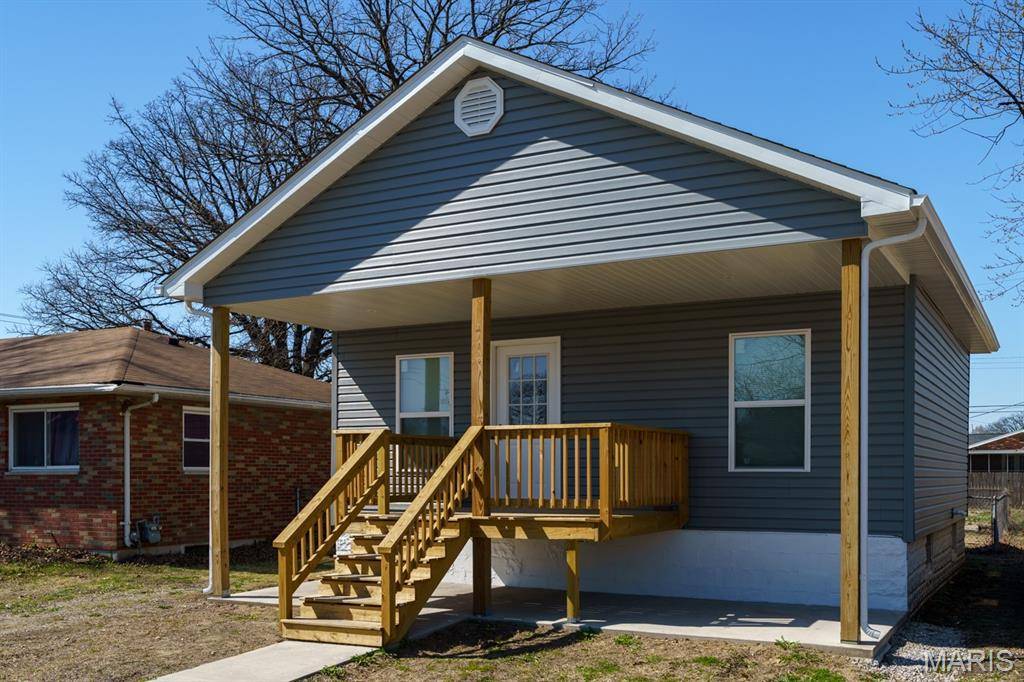 1111 Greenwood ST, Madison, IL 62060