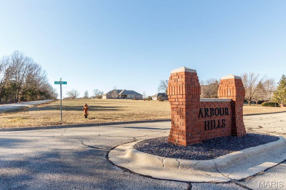 1501 Arbour DR, Lebanon, MO 65536