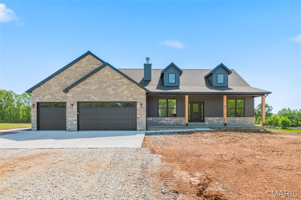 108 Hickory Heits CT, Moscow Mills, MO 63362