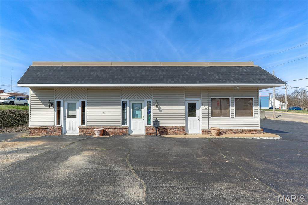 120 E College, Fredericktown, MO 63645