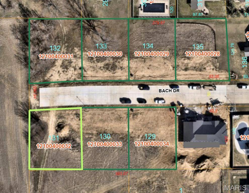 900 Bach Dr, Millstadt, IL 62260