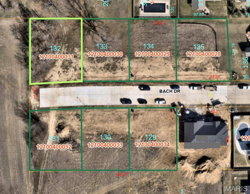 901 Bach Dr, Millstadt, IL 62260