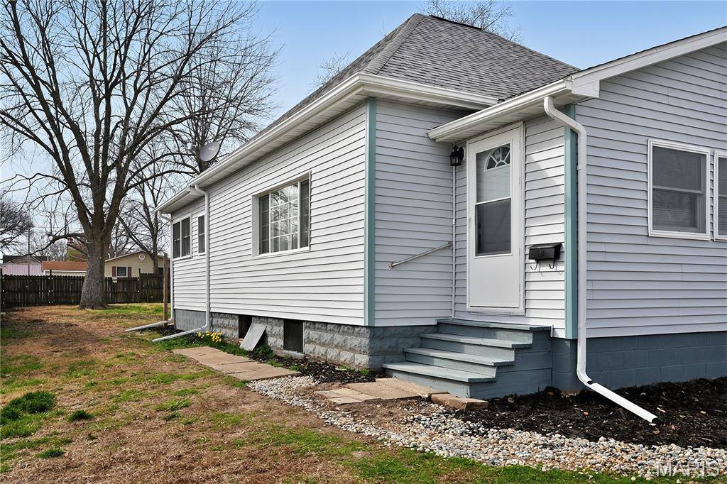 839 S Jackson ST, Litchfield, IL 62056