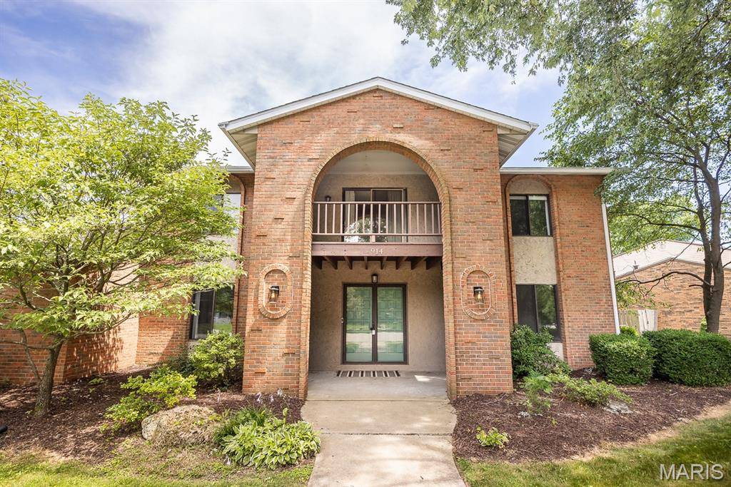 914 Reiss RD, O'fallon, IL 62269