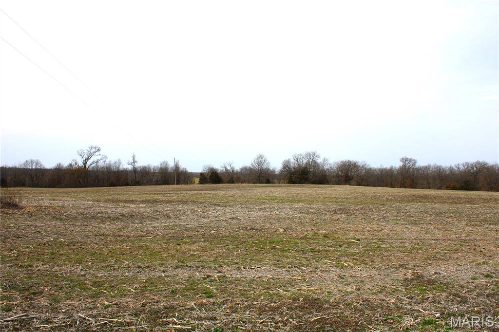 5 Monroe Road 875, Paris, MO 65275
