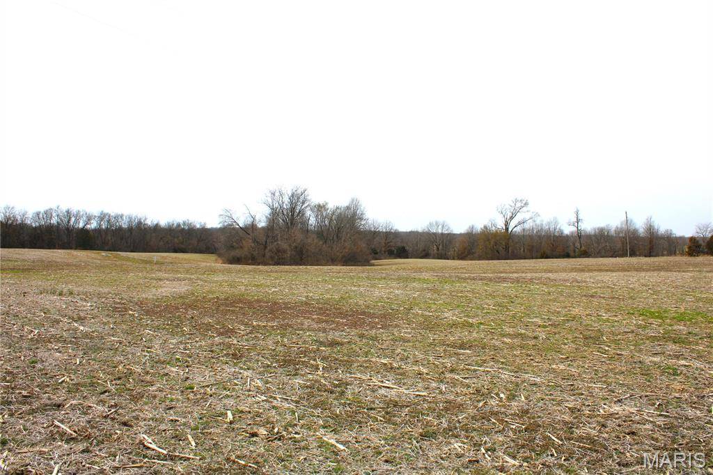 5 Monroe Road 875, Paris, MO 65275