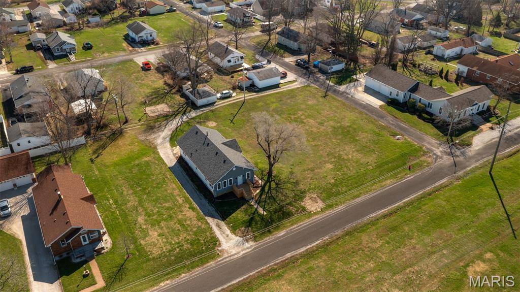 705 N Macoupin ST, Gillespie, IL 62033
