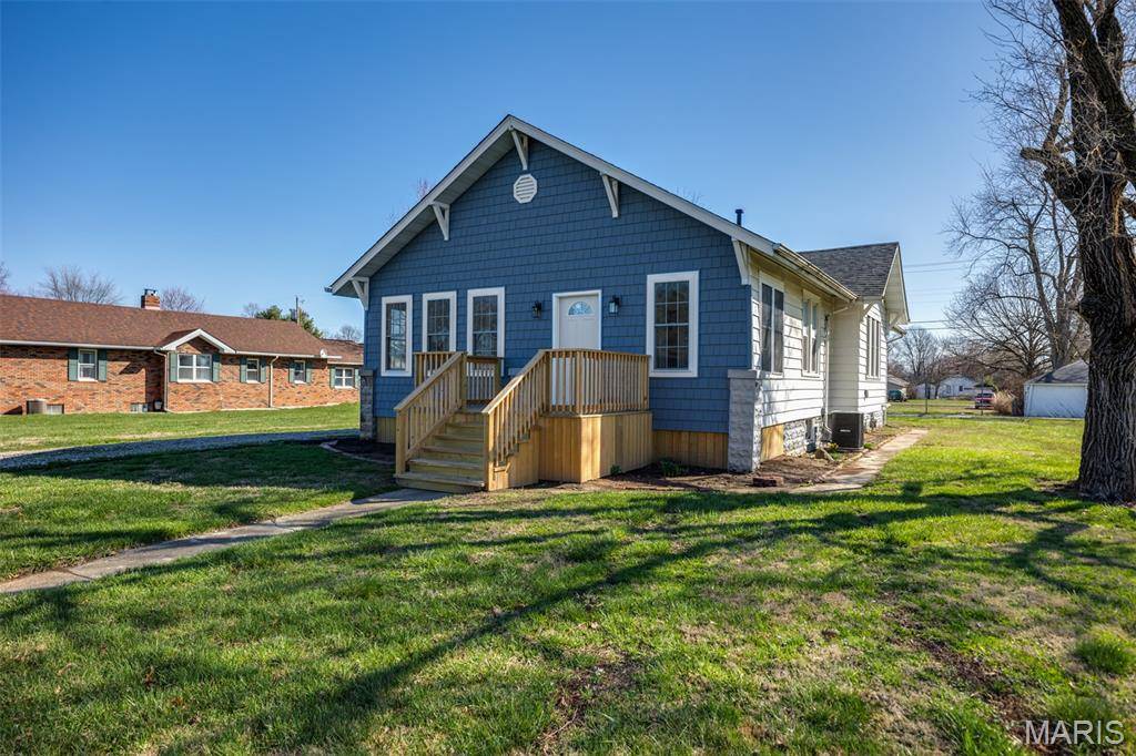705 N Macoupin ST, Gillespie, IL 62033