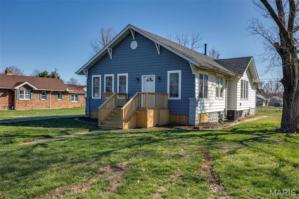 705 N Macoupin ST, Gillespie, IL 62033