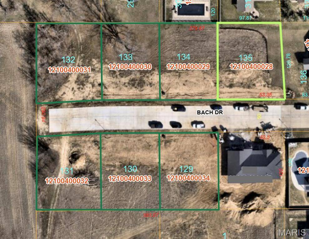 913 Bach Dr, Millstadt, IL 62260