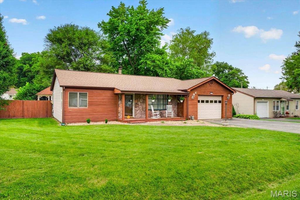 114 Central AVE, O'fallon, IL 62269
