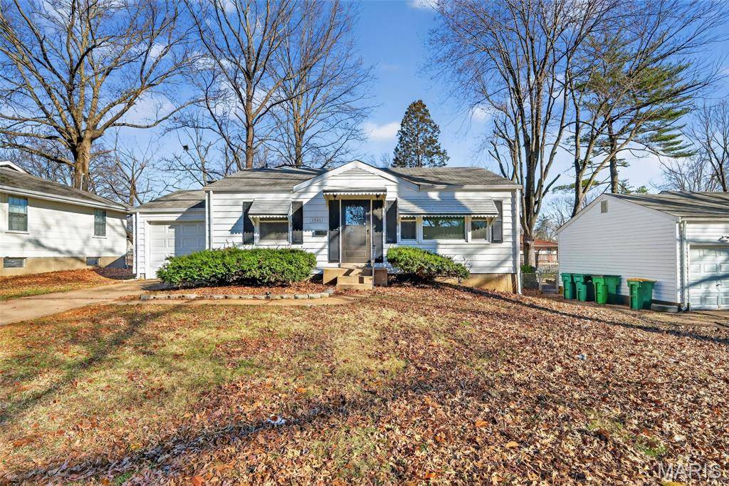 1501 Golden DR, St Louis, MO 63137