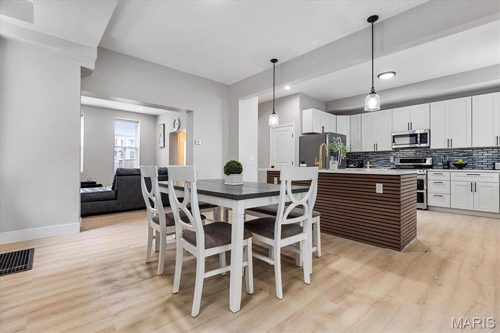 4273 Juniata ST, St Louis, MO 63116