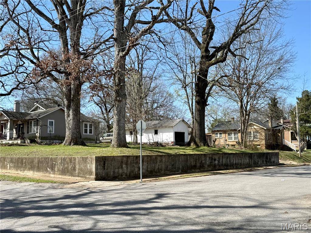645 N 9th ST, Poplar Bluff, MO 63901