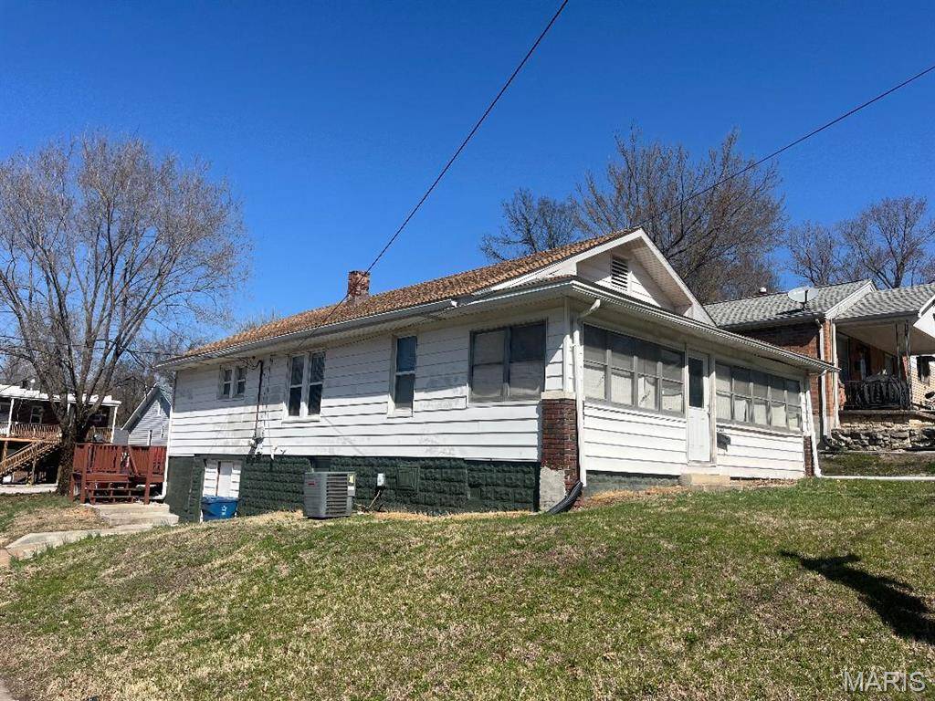 1000 Marie AVE, Alton, IL 62002