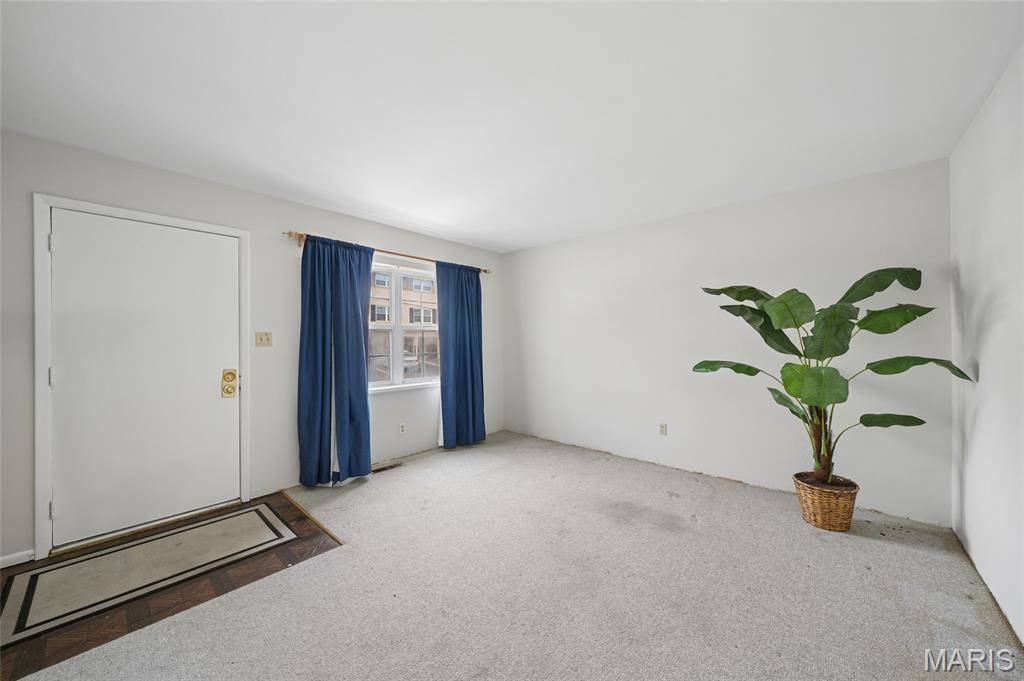 140 Burtonwood DR, Ballwin, MO 63011