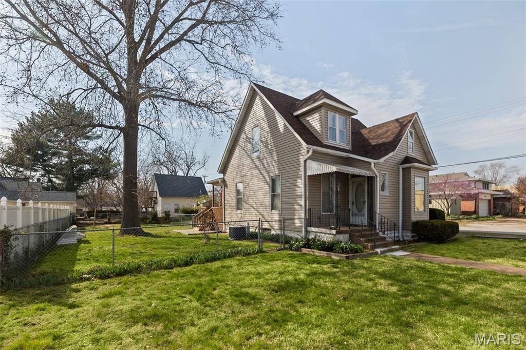 319 S Cherry ST, O'fallon, IL 62269
