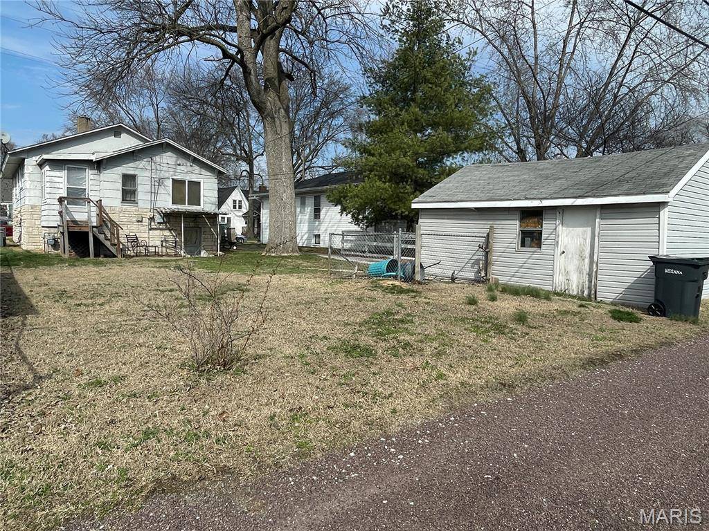 131 E Tydeman AVE, Roxana, IL 62084