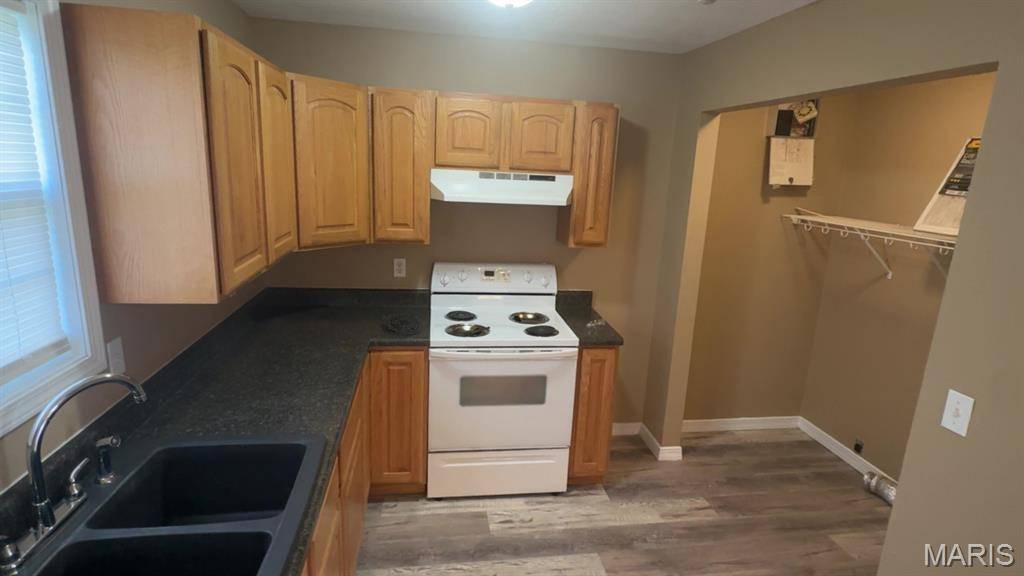 703 Patti LN, Dexter, MO 63841