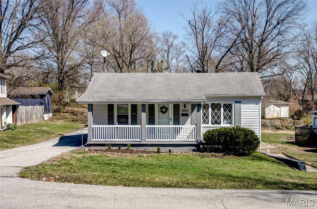 2425 La Salle DR, Alton, IL 62002