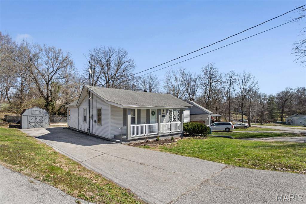 2425 La Salle DR, Alton, IL 62002